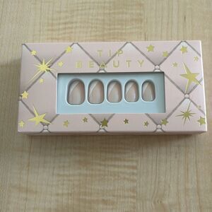 Tip Beauty Nails​